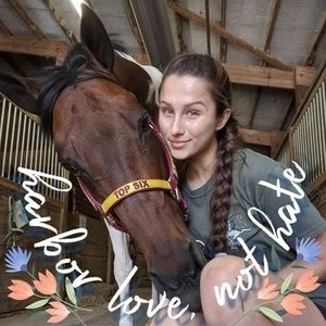 Meet your Posher, Elise